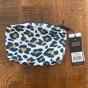 ALOHA COLLECTION snow leopard mini pouch